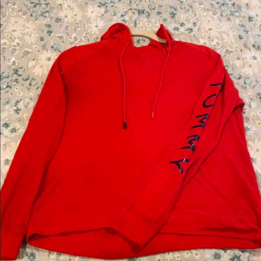 Cherry red Tommy Hilfiger sweatshirt with hood